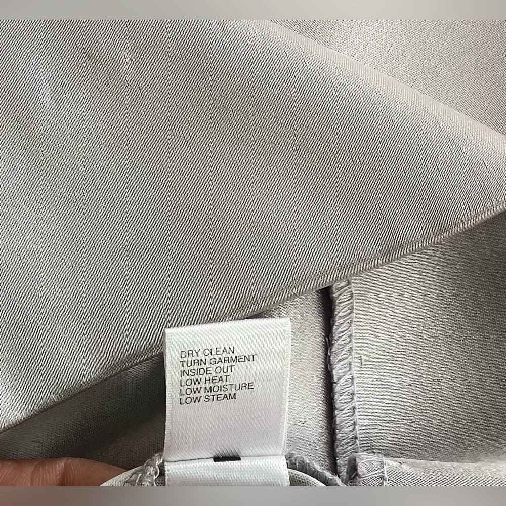 St. John Elegant Gray/Silver Satin Pants - Picture 11 of 12